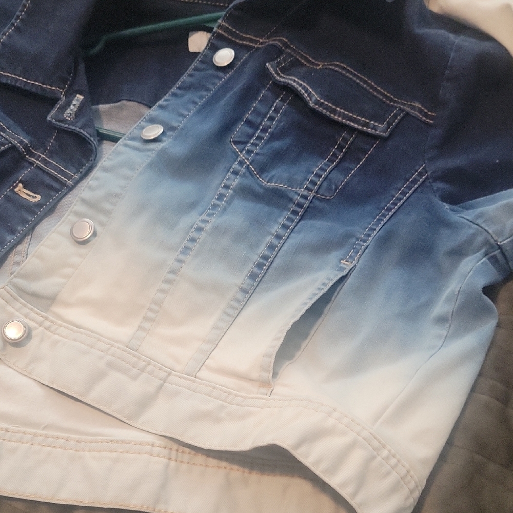 Chico's Cropped Ombre Blue and Cream Denim Jacket - Picture 10 of 11